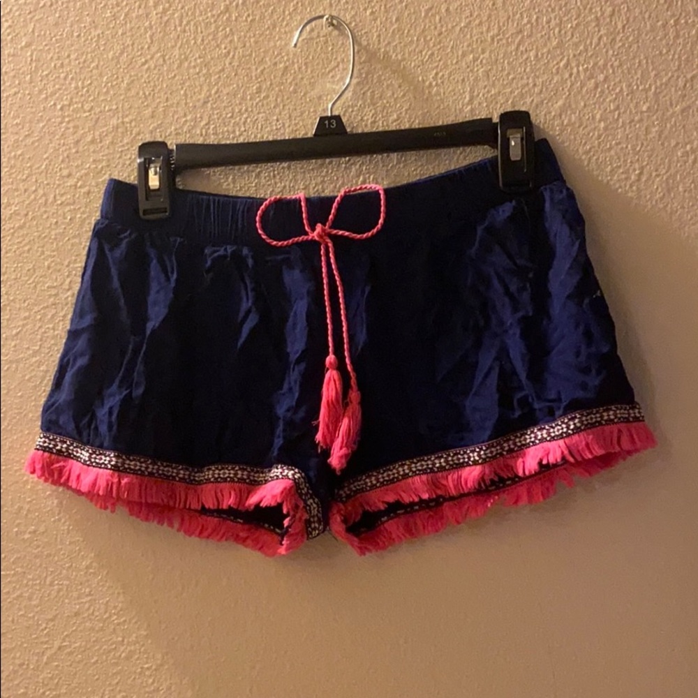 Cute navy and bright pink summer short!